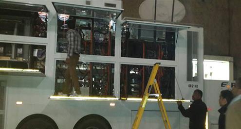 بالصور.. مخرج السوبر يكشف فضيحة "البث الرديء" ويدافع عن نفسه: انقذت الشاشة من الظلام التام